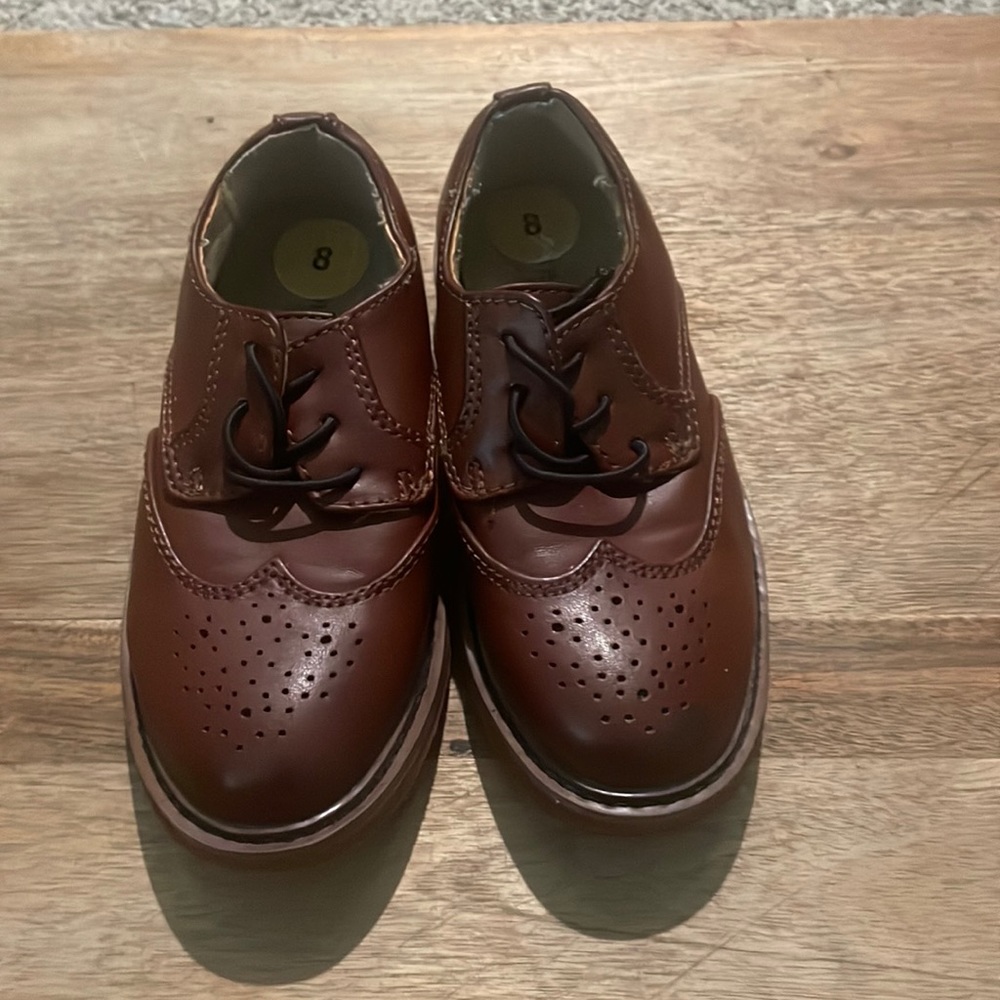 DeerStags Wingtoe shoes for kids size 8TM